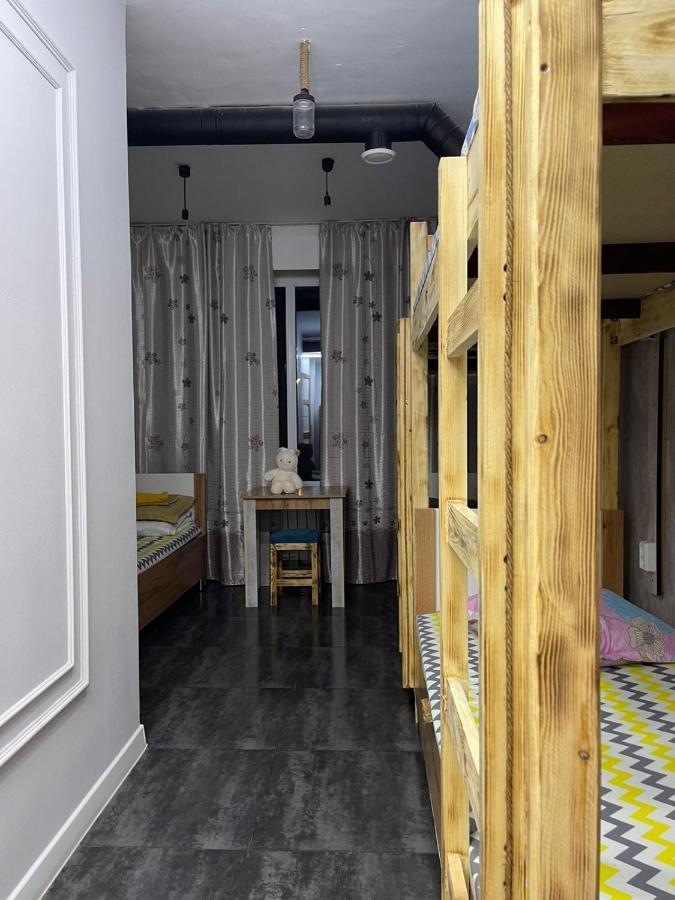 Hostel Del Luna Almaty Exterior photo
