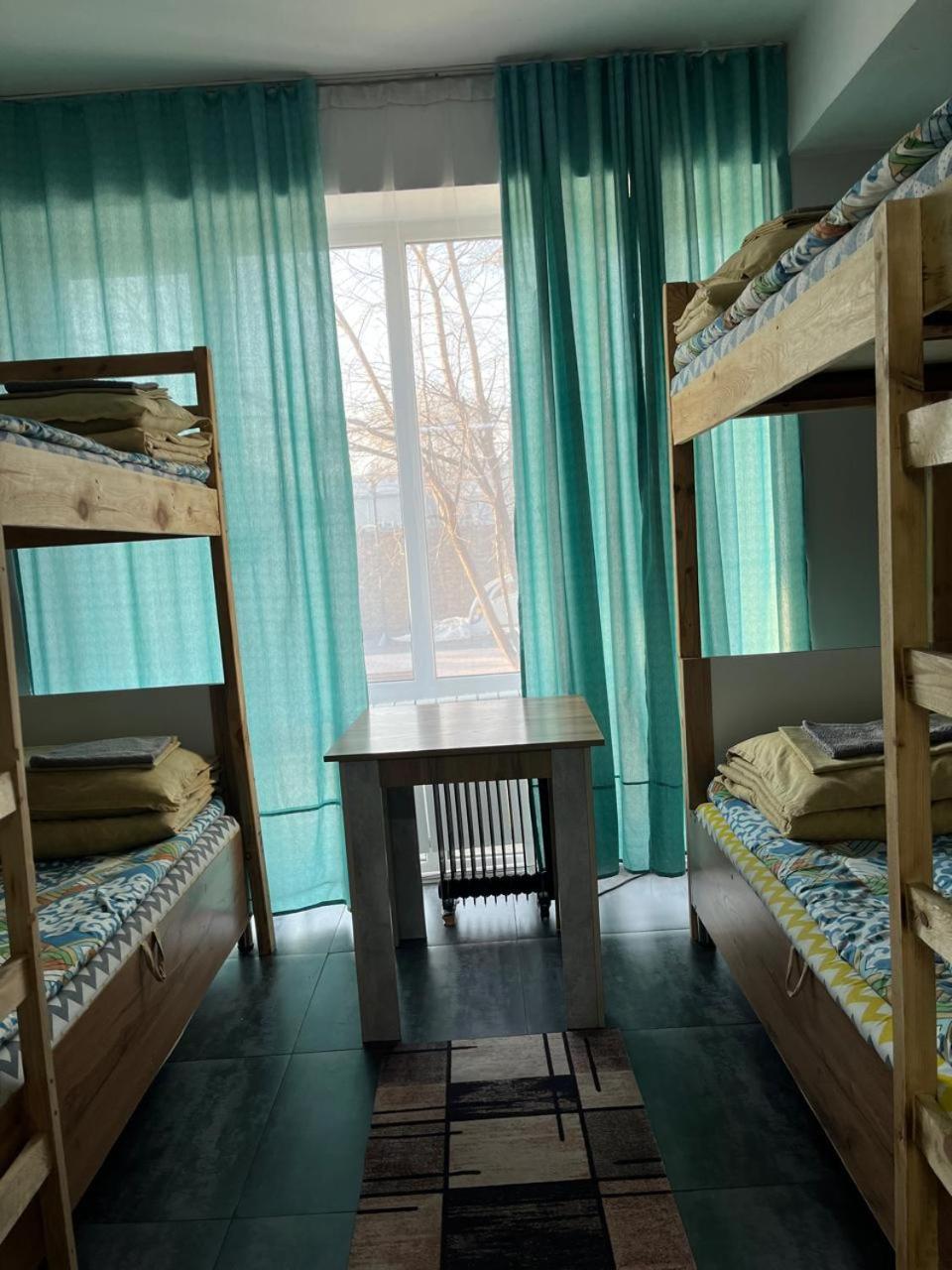 Hostel Del Luna Almaty Exterior photo